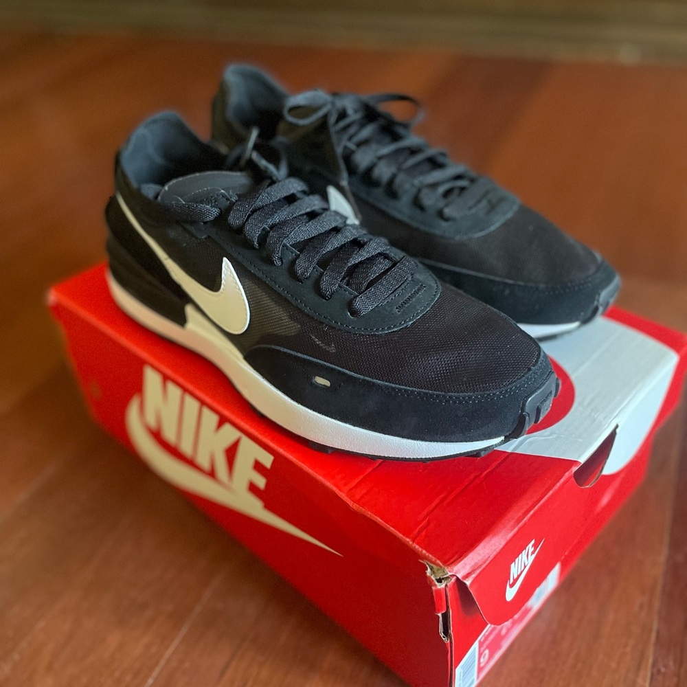 Nike waffle one